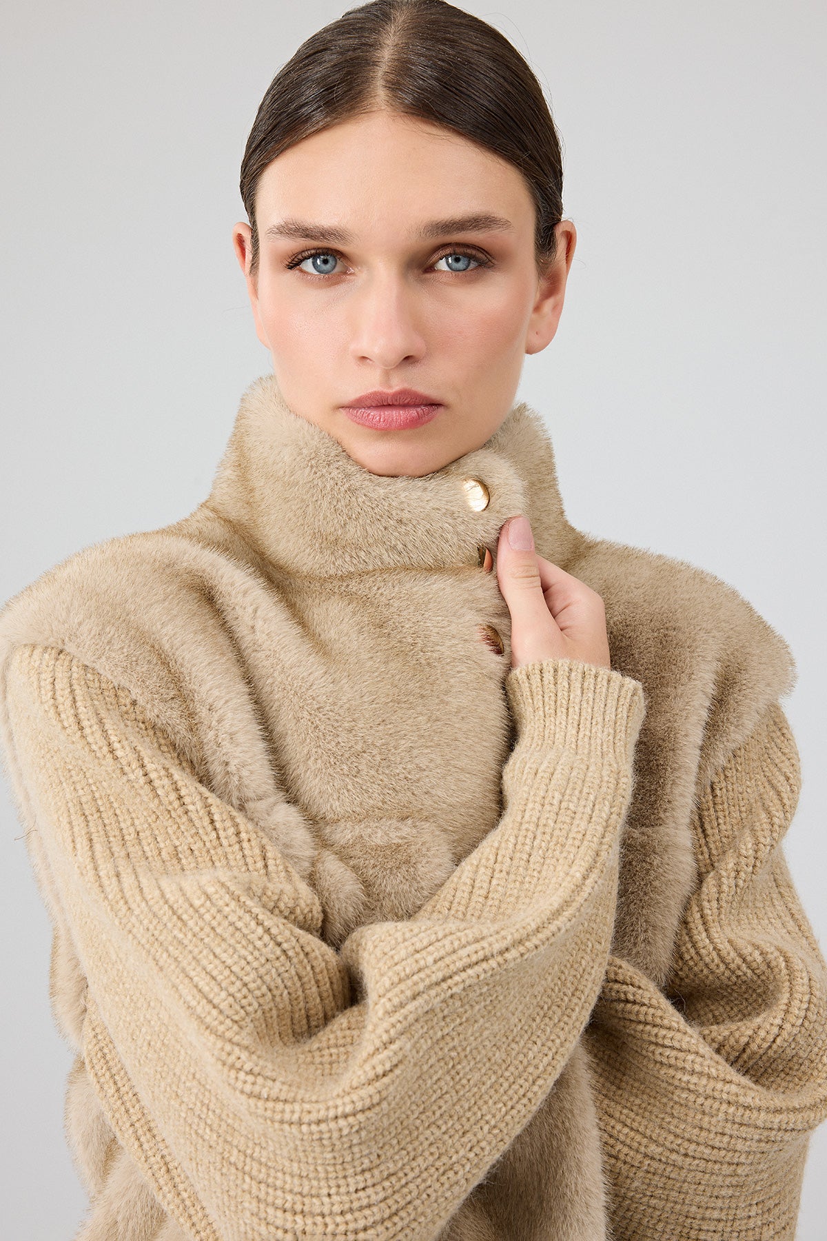 Cortina Kadın Bej Kısa Teddy Mont - Image 7