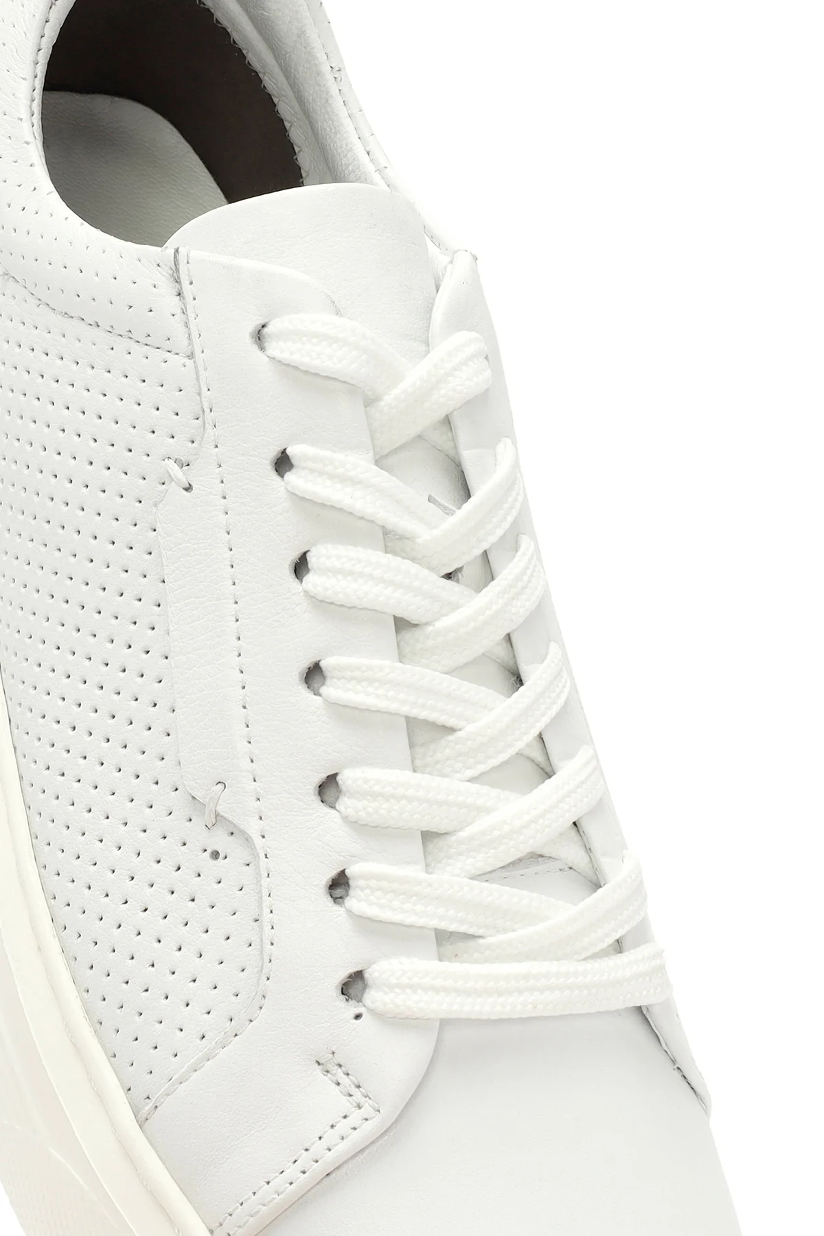 Erkek Beyaz Bağcıklı Deri Sneaker - Image 9