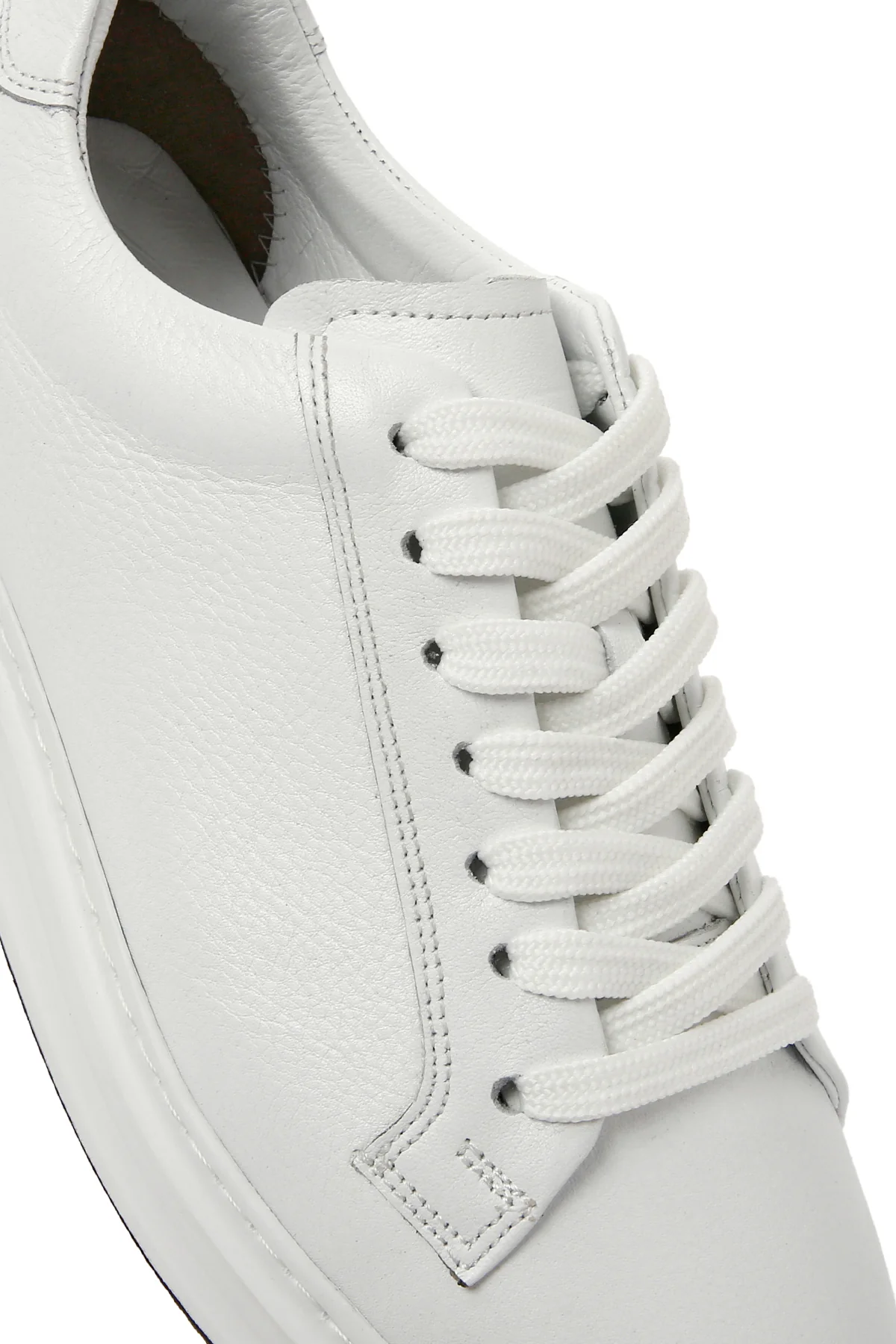 Erkek Beyaz Bağcıklı Deri Sneaker - Image 9