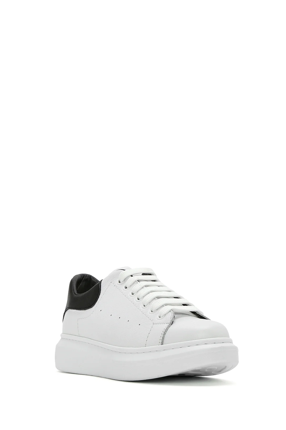 Erkek Beyaz Bağcıklı Kalın Tabanlı Deri Sneaker - Image 6