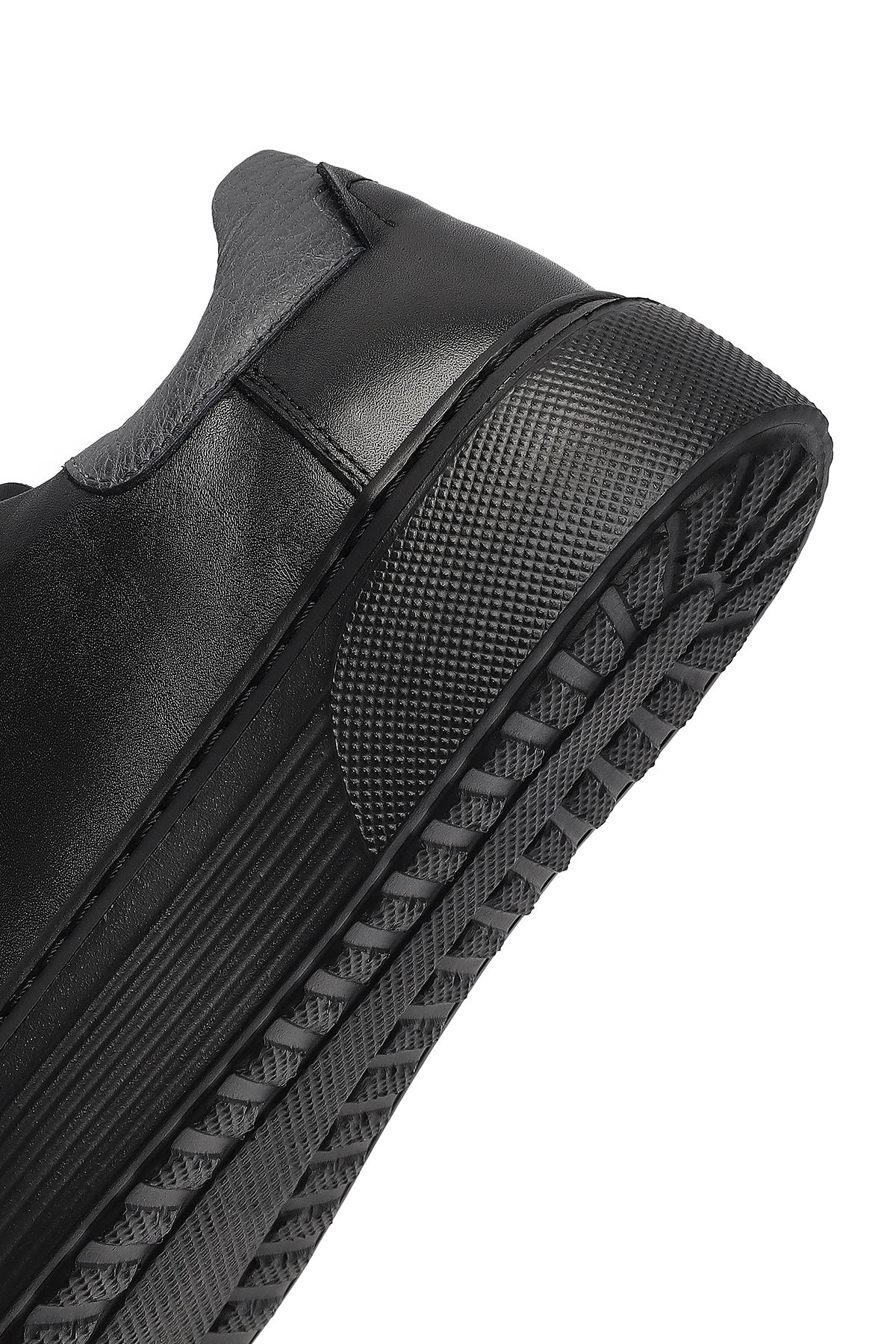 Erkek Siyah Bağcıklı Kalın Tabanlı Deri Sneaker - Image 8
