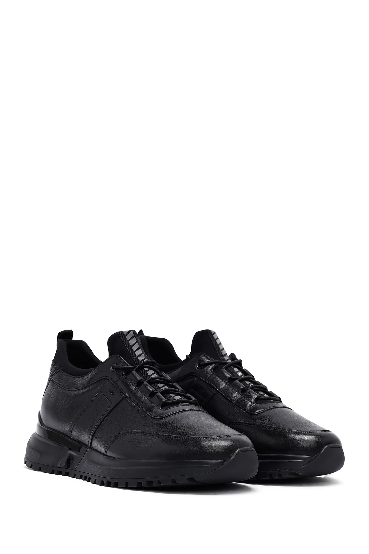Erkek Siyah Bağcıklı Kalın Tabanlı Deri Casual Sneaker - Image 3