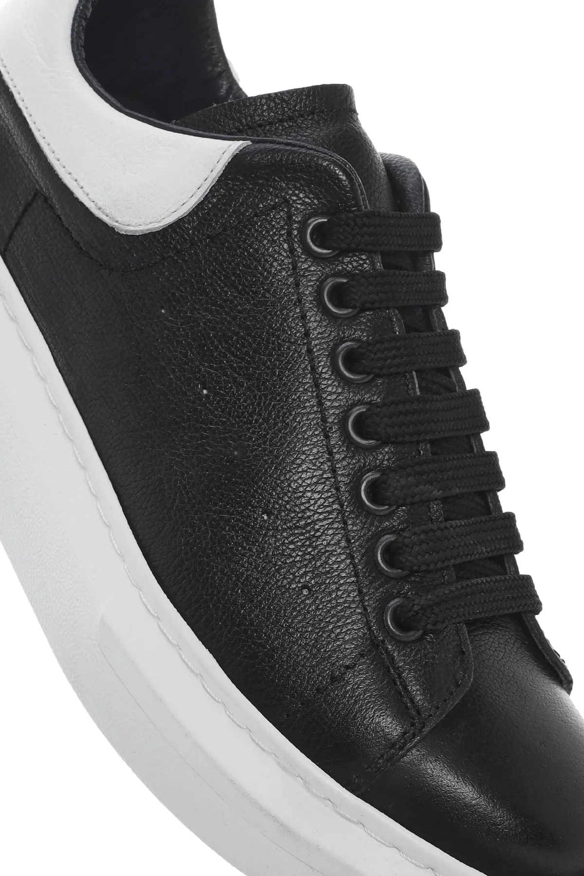 Erkek Siyah Bağcıklı Kalın Tabanlı Deri Sneaker - Image 9