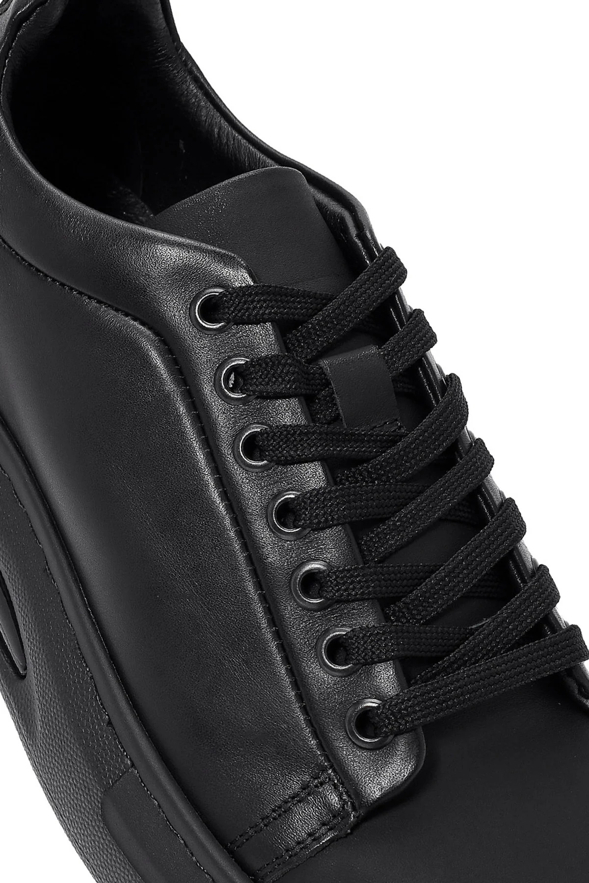Erkek Siyah Bağcıklı Kalın Tabanlı Deri Sneaker - Image 9
