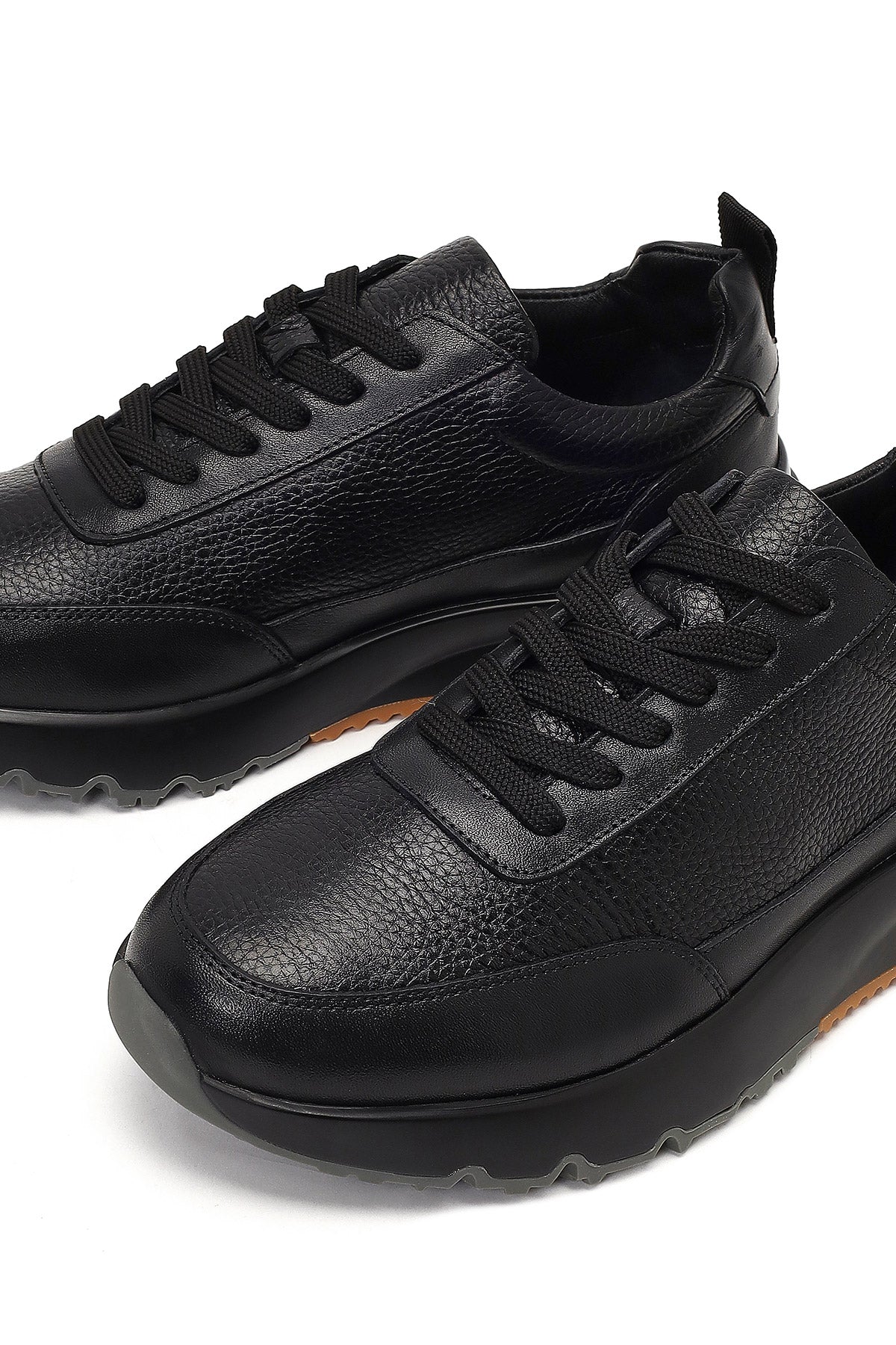 Erkek Siyah Bağcıklı Kalın Tabanlı Deri Sneaker - Image 11