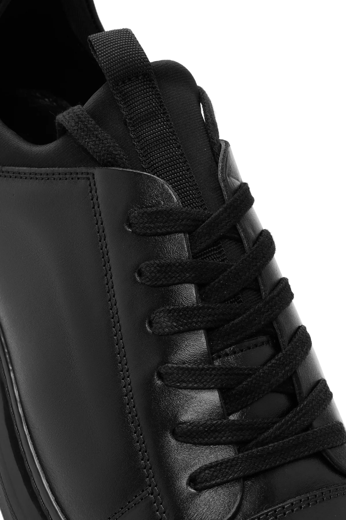 Erkek Siyah Bağcıklı Kalın Tabanlı Deri Sneaker - Image 9
