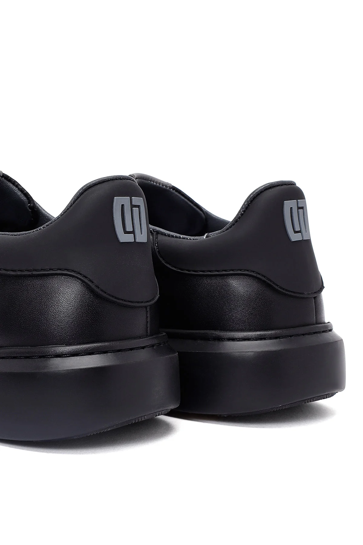 Erkek Siyah Bağcıklı Kalın Tabanlı Deri Sneaker - Image 10
