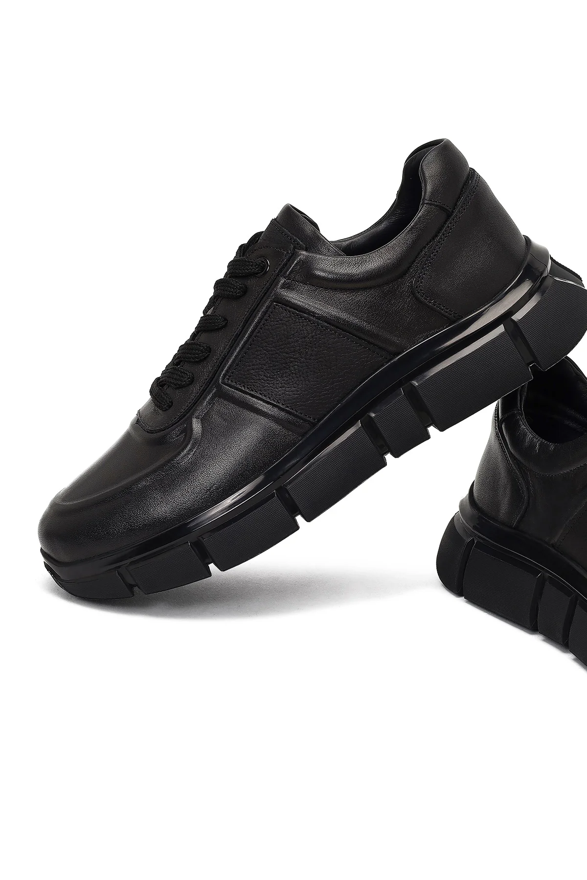 Erkek Siyah Bağcıklı Kalın Tabanlı Deri Sneaker - Image 10