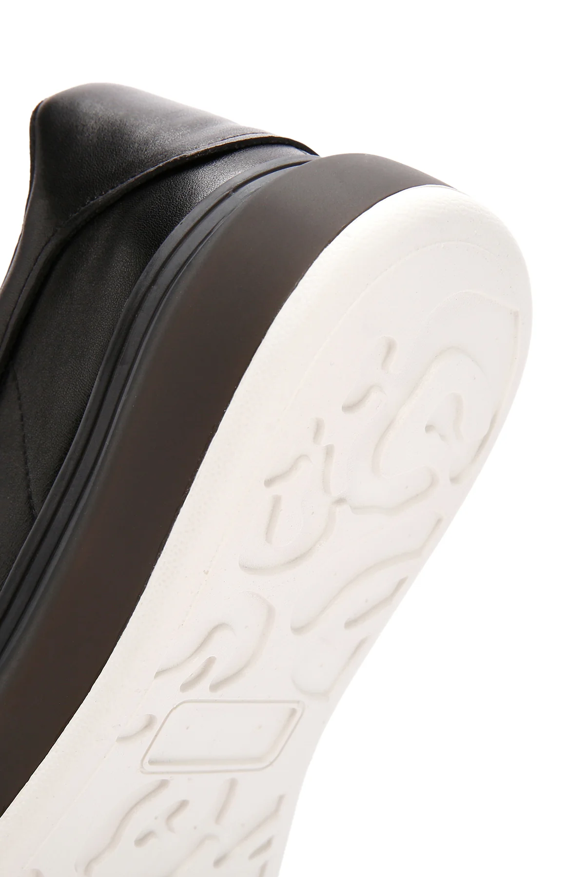Erkek Siyah Bağcıklı Kalın Tabanlı Deri Sneaker - Image 8