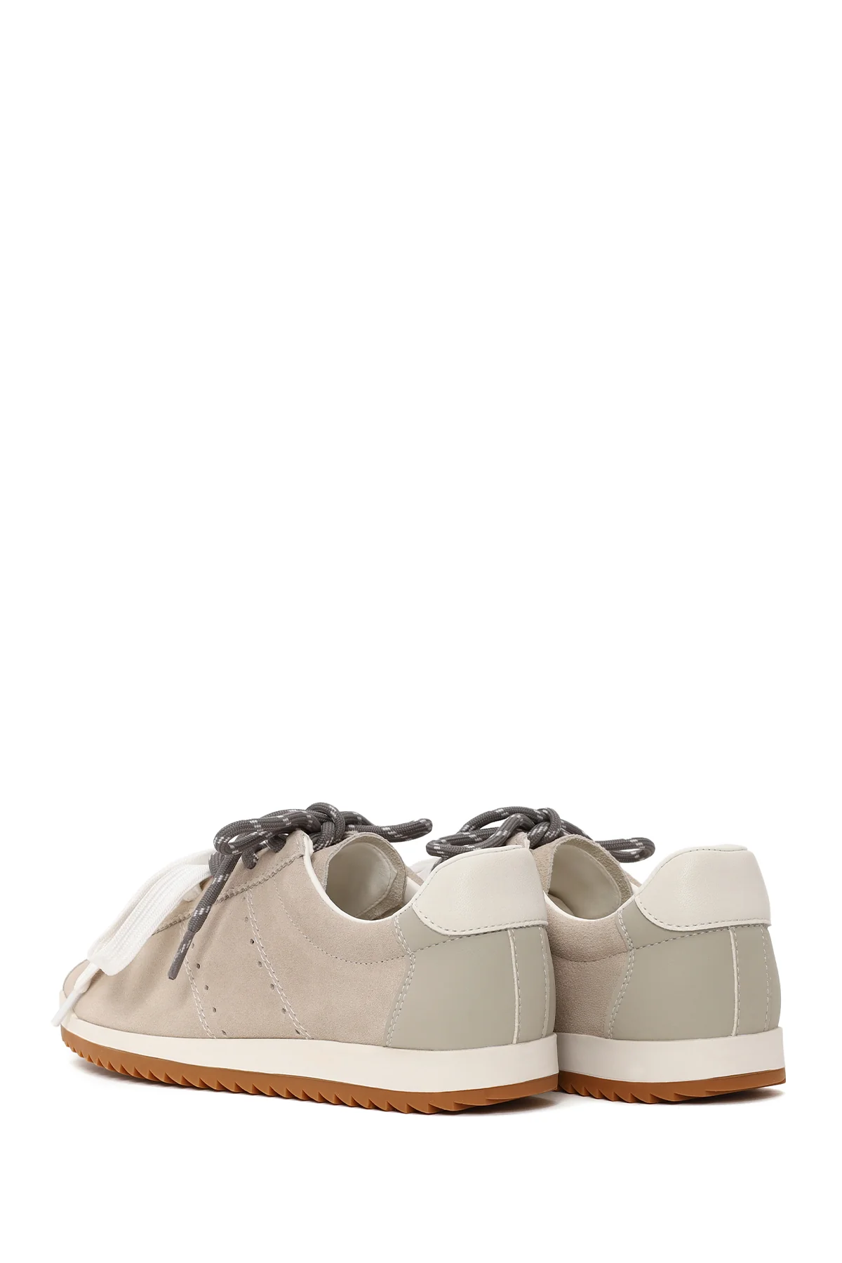Kadın Açık Gri Bağcıklı Süet Deri Sneaker - Image 7