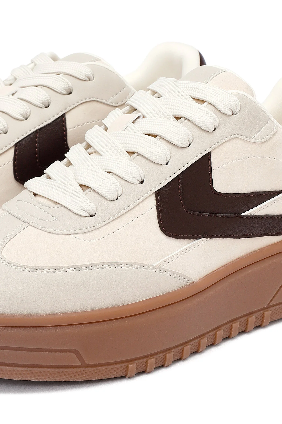 Kadın Bej Bağcıklı Kalın Tabanlı Sneaker - Image 10