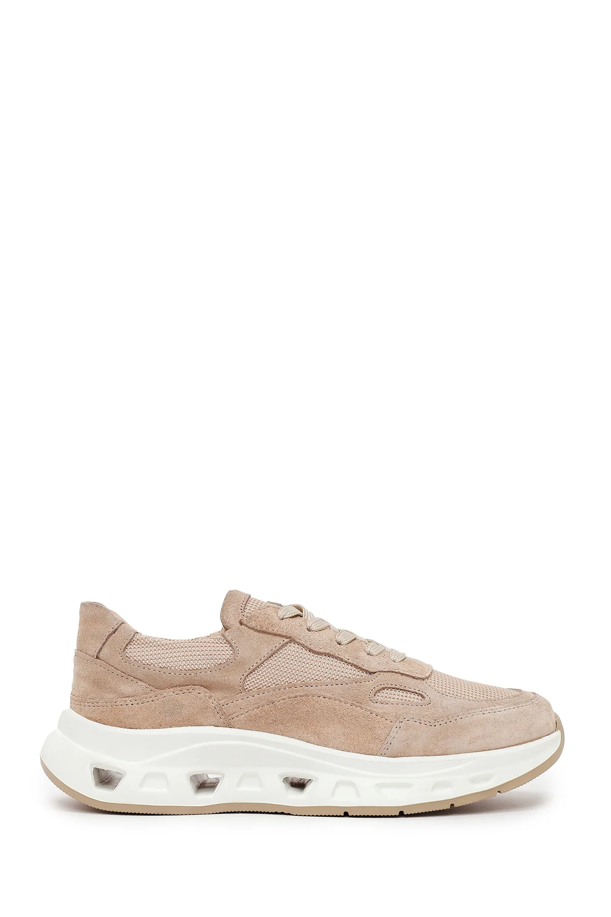 Kadın Bej Bağcıklı Kalın Tabanlı Süet Deri Sneaker