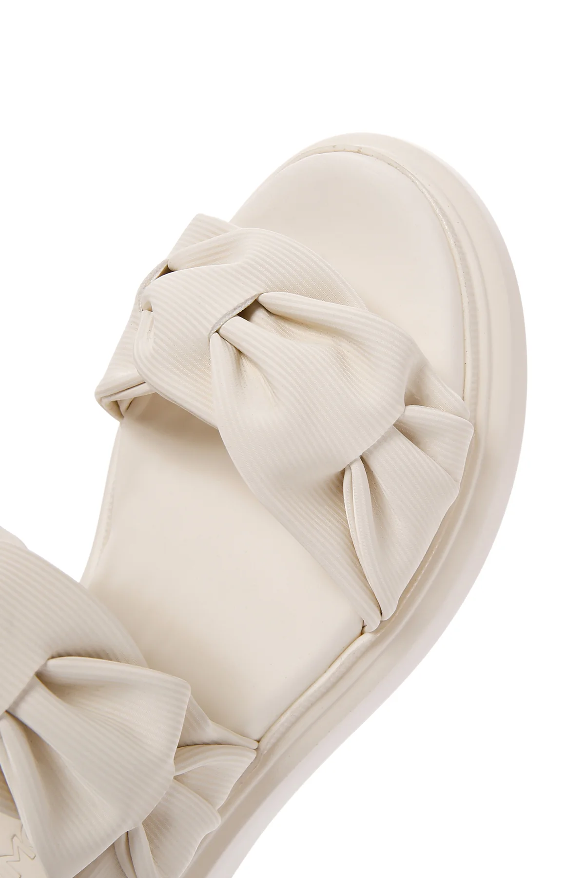 Kadın Bej Bilekten Bantlı Sandalet - Image 11