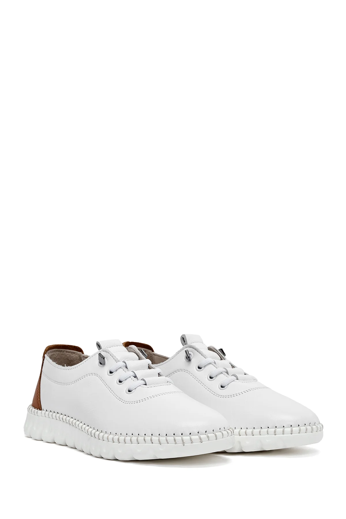 Kadın Beyaz Bağcıklı Deri Sneaker - Image 3