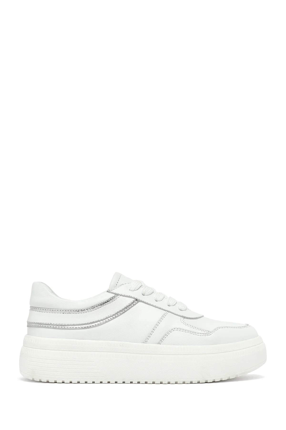 Kadın Beyaz Bağcıklı Kalın Tabanlı Deri Sneaker