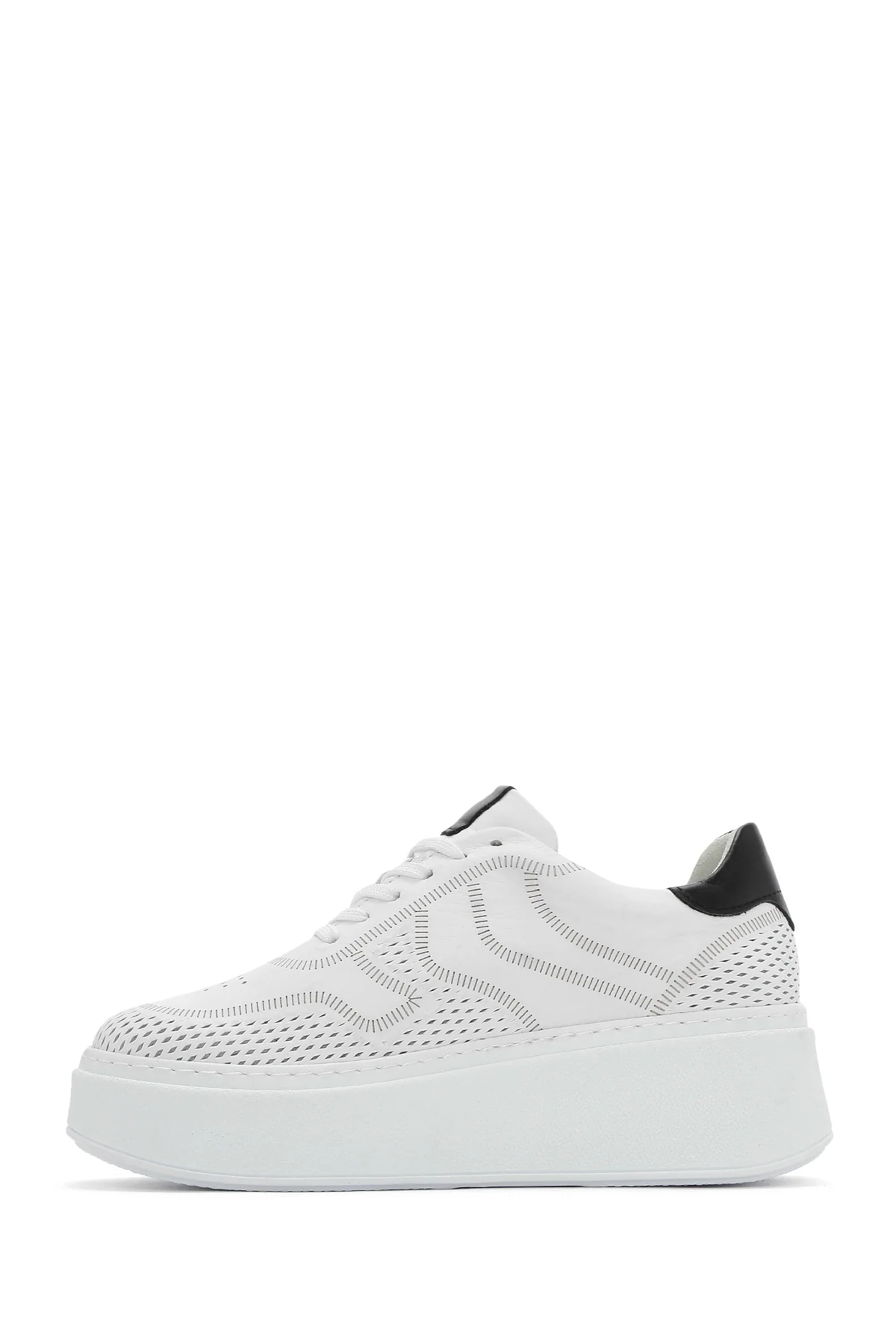 Kadın Beyaz Bağcıklı Kalın Tabanlı Deri Sneaker - Image 2