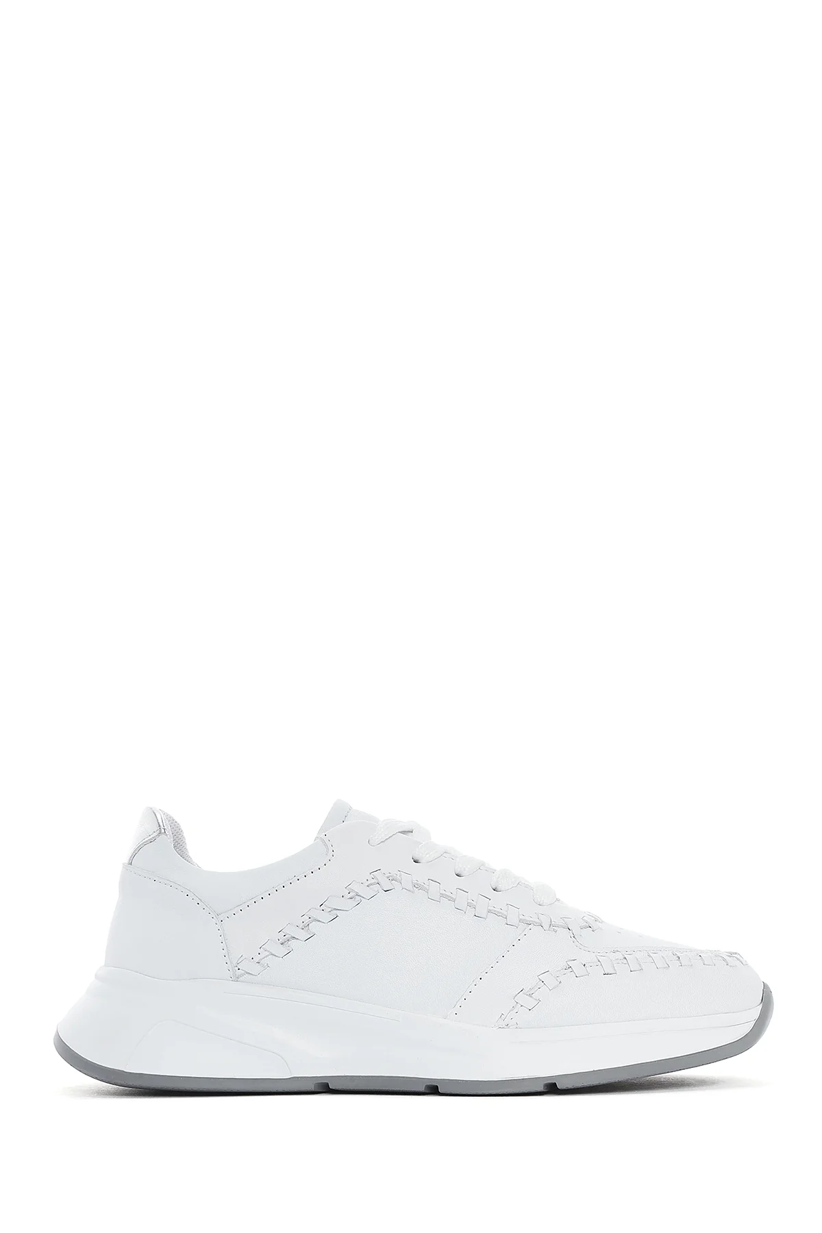 Kadın Beyaz Bağcıklı Kalın Tabanlı Deri Sneaker