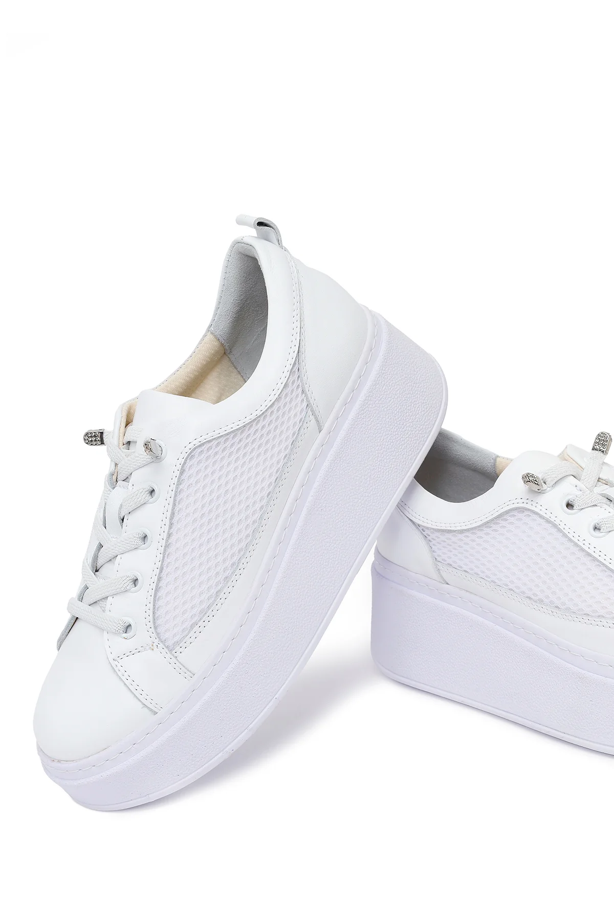 Kadın Beyaz Bağcıklı Kalın Tabanlı Deri Sneaker - Image 12
