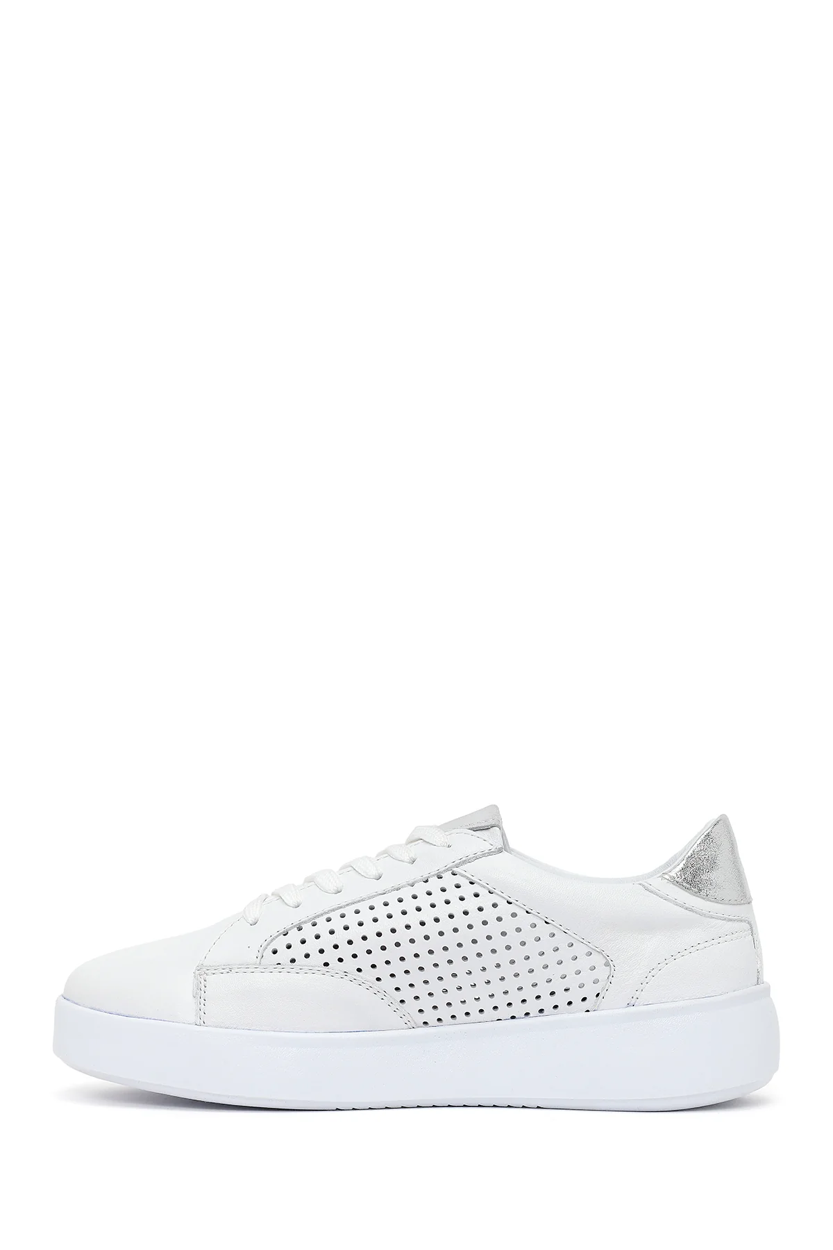 Kadın Beyaz Bağcıklı Kalın Tabanlı Deri Sneaker - Image 3