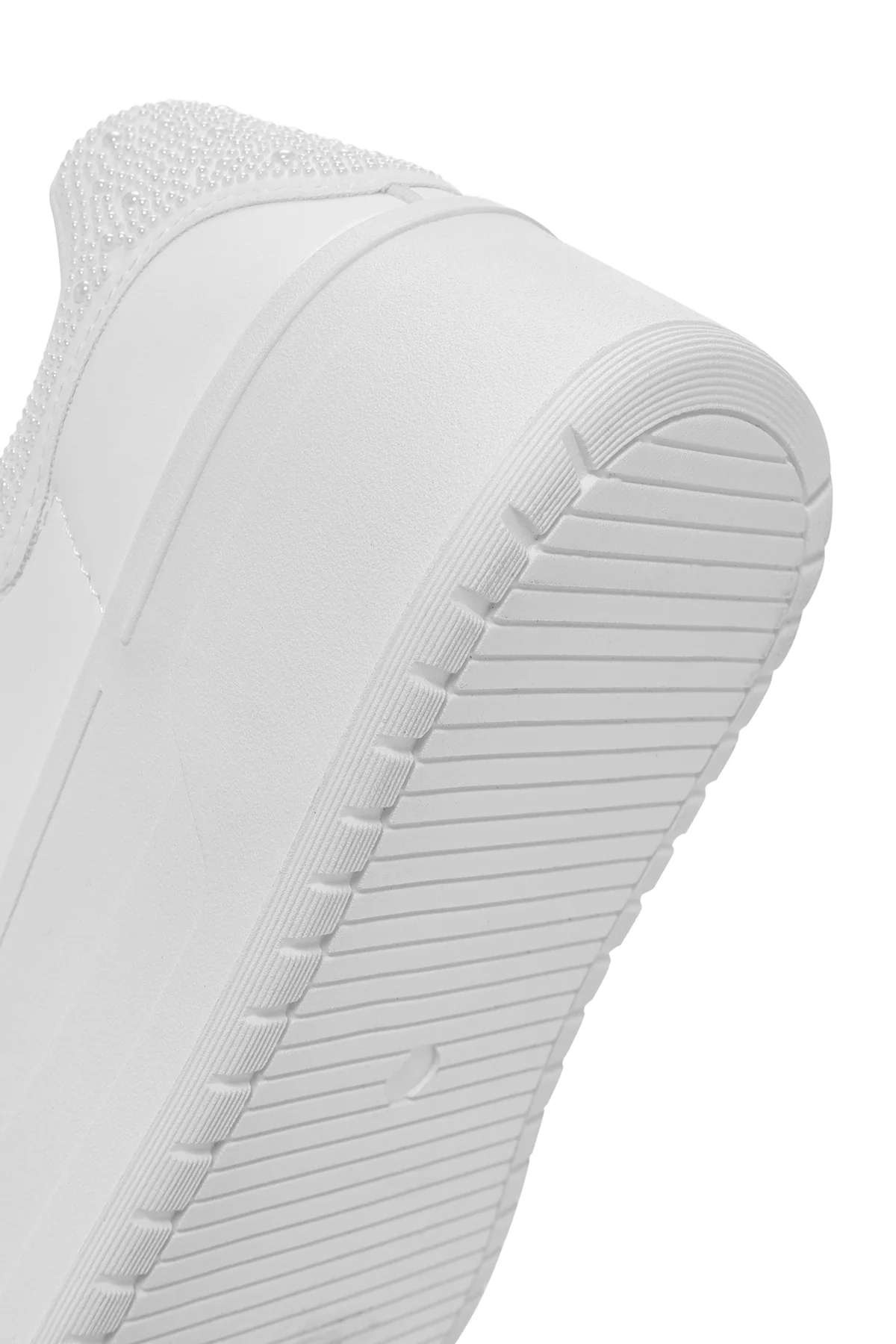 Kadın Beyaz Bağcıklı Kalın Tabanlı Sneaker - Image 8