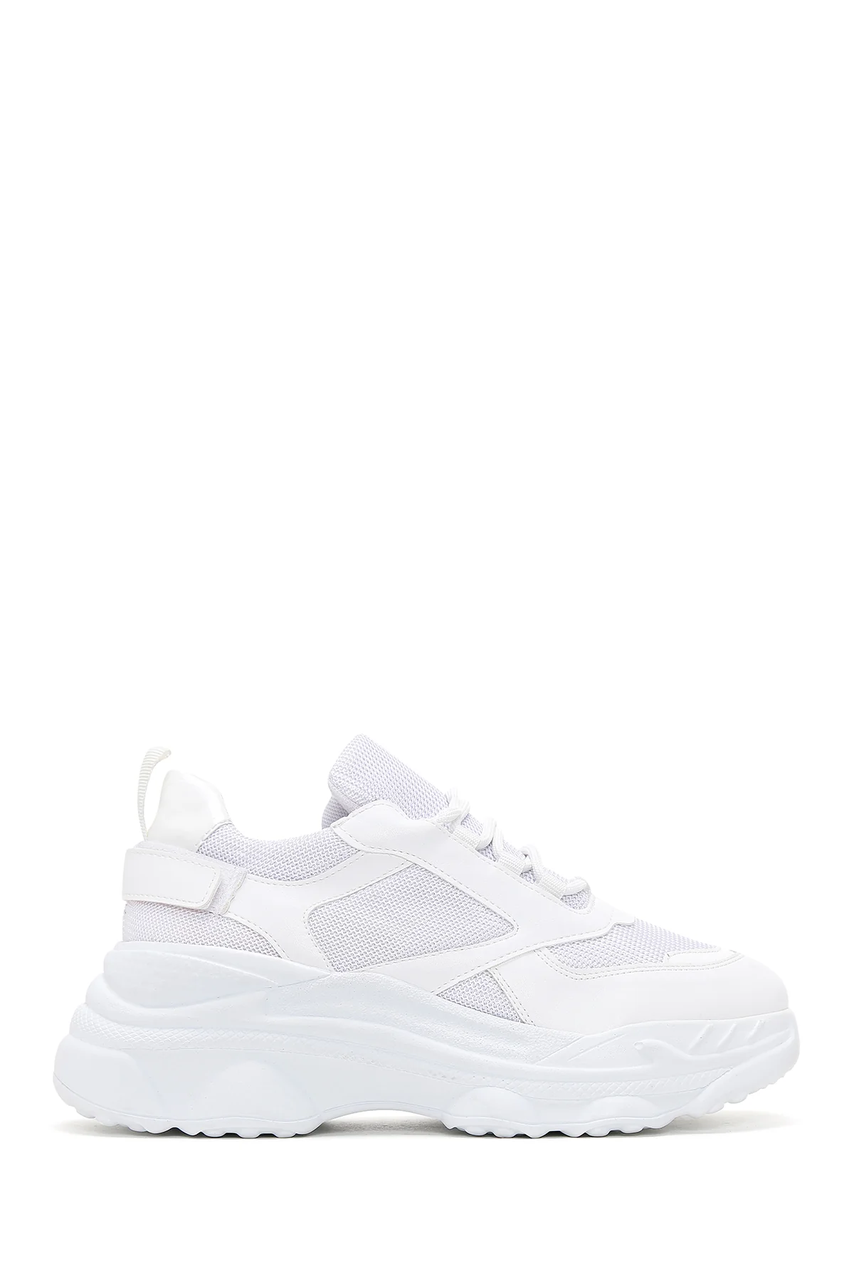 Kadın Beyaz Bağcıklı Kalın Tabanlı Sneaker