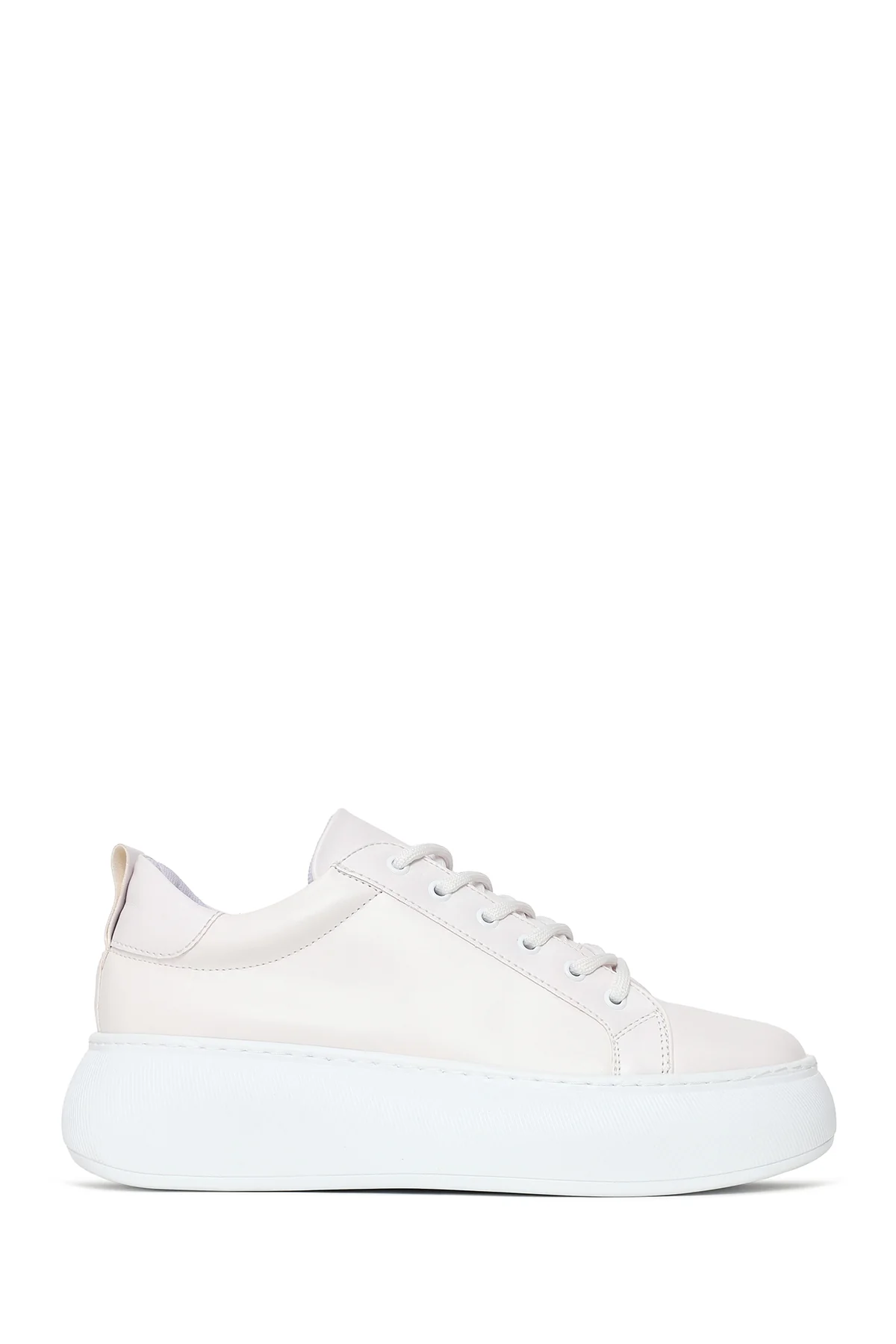 Kadın Beyaz Bağcıklı Kalın Tabanlı Sneaker
