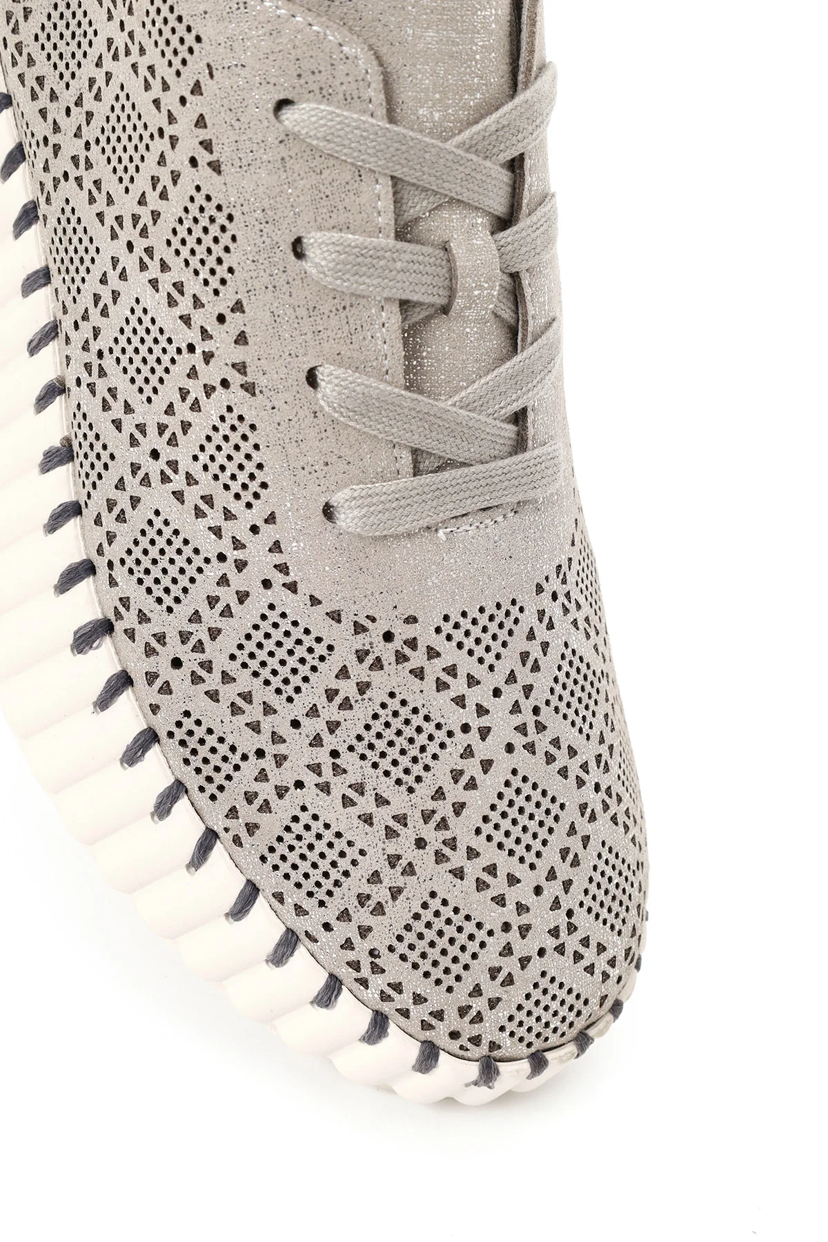 Kadın Gri Bağcıklı Kalın Tabanlı Desenli Sneaker - Image 9