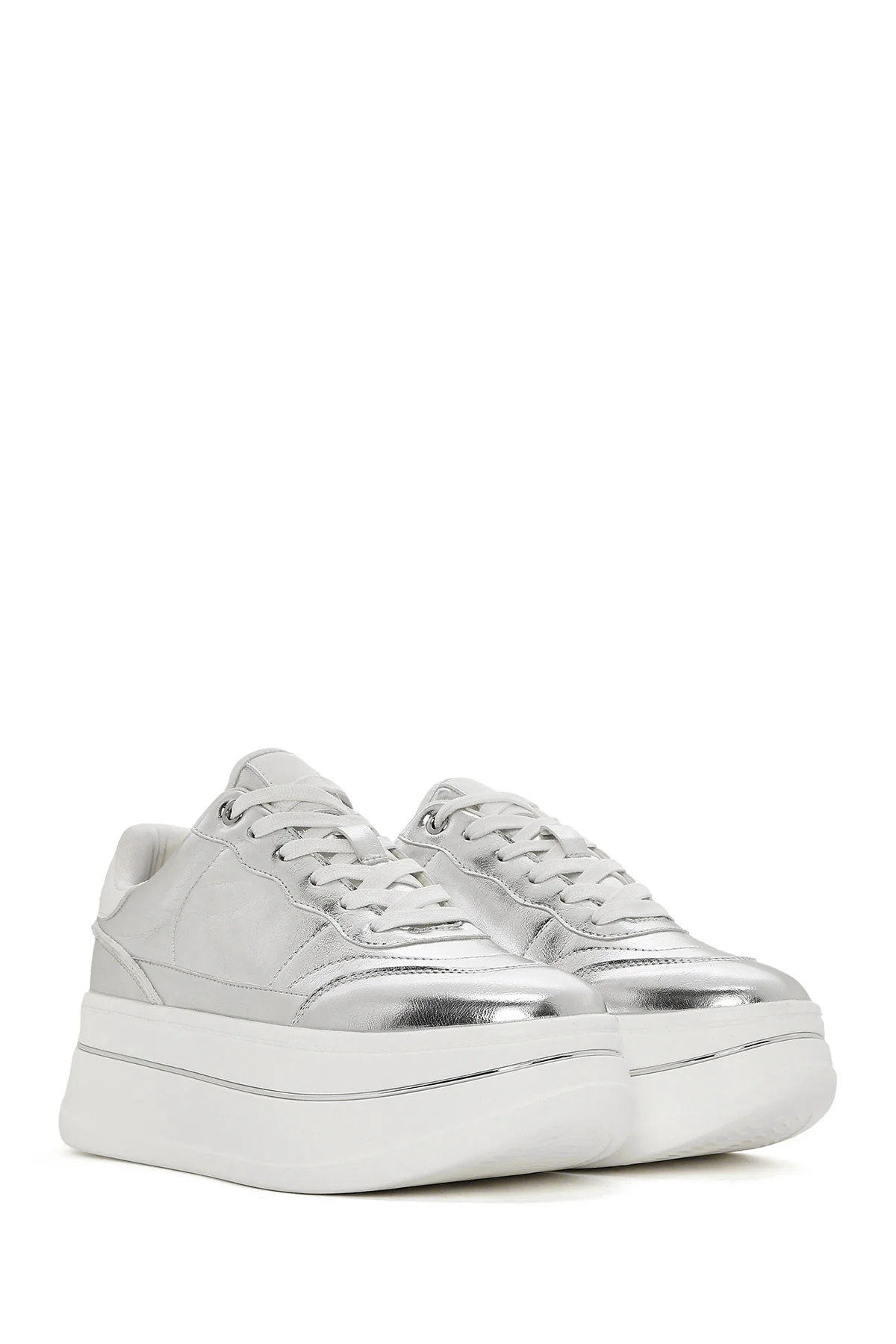 Kadın Gümüş Bağcıklı Kalın Tabanlı Metalik Sneaker - Image 3