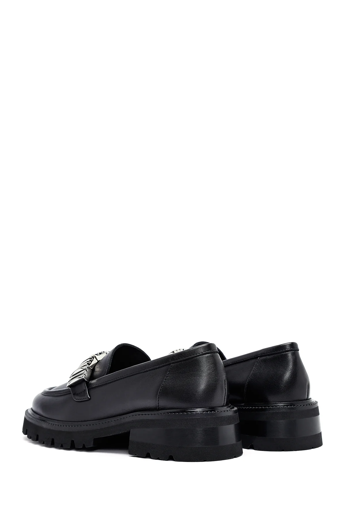 Kadın Siyah Aksesuarlı Deri Maskülen Loafer - Image 5