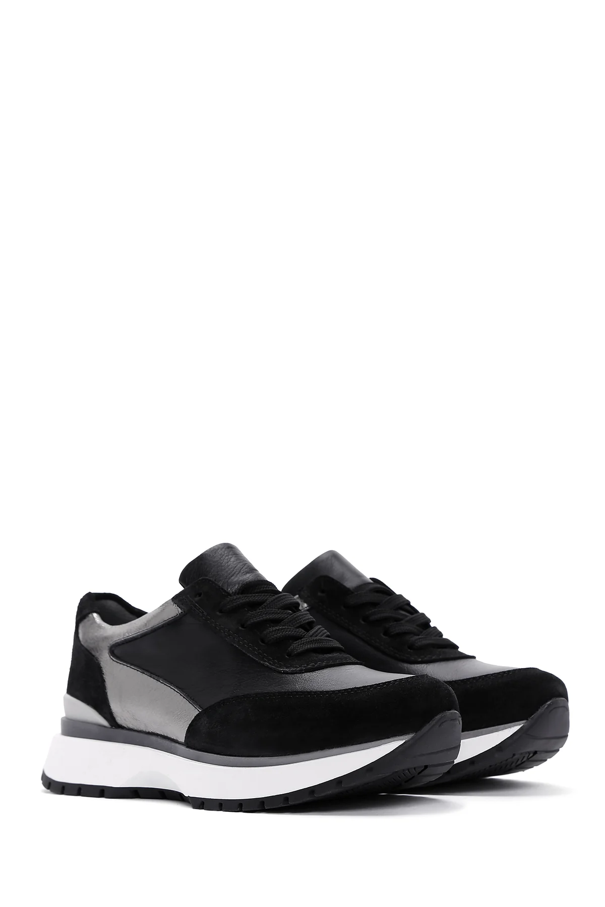 Kadın Siyah Bağcıklı Deri Sneaker - Image 3