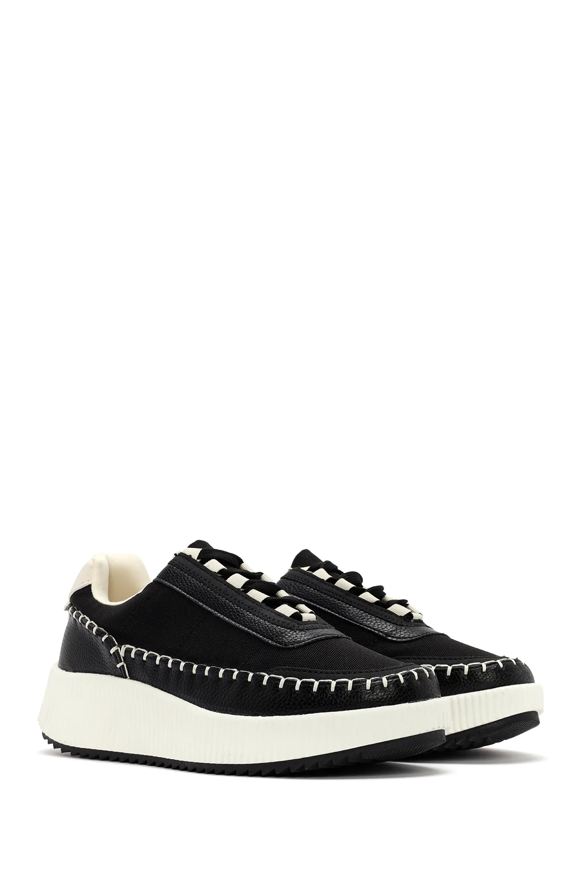 Kadın Siyah Bağcıklı Deri Sneaker - Image 3