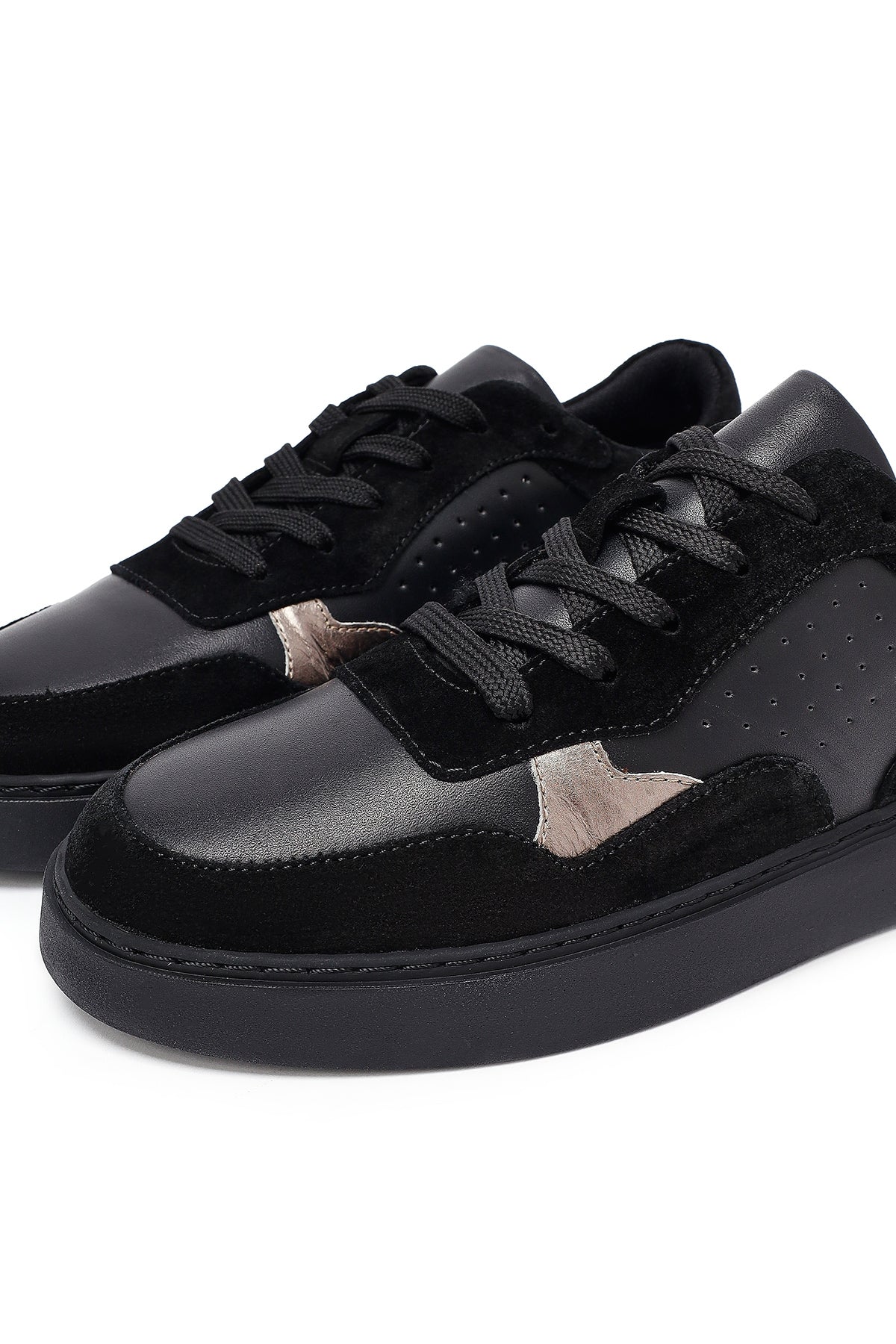 Kadın Siyah Bağcıklı Deri Sneaker - Image 10