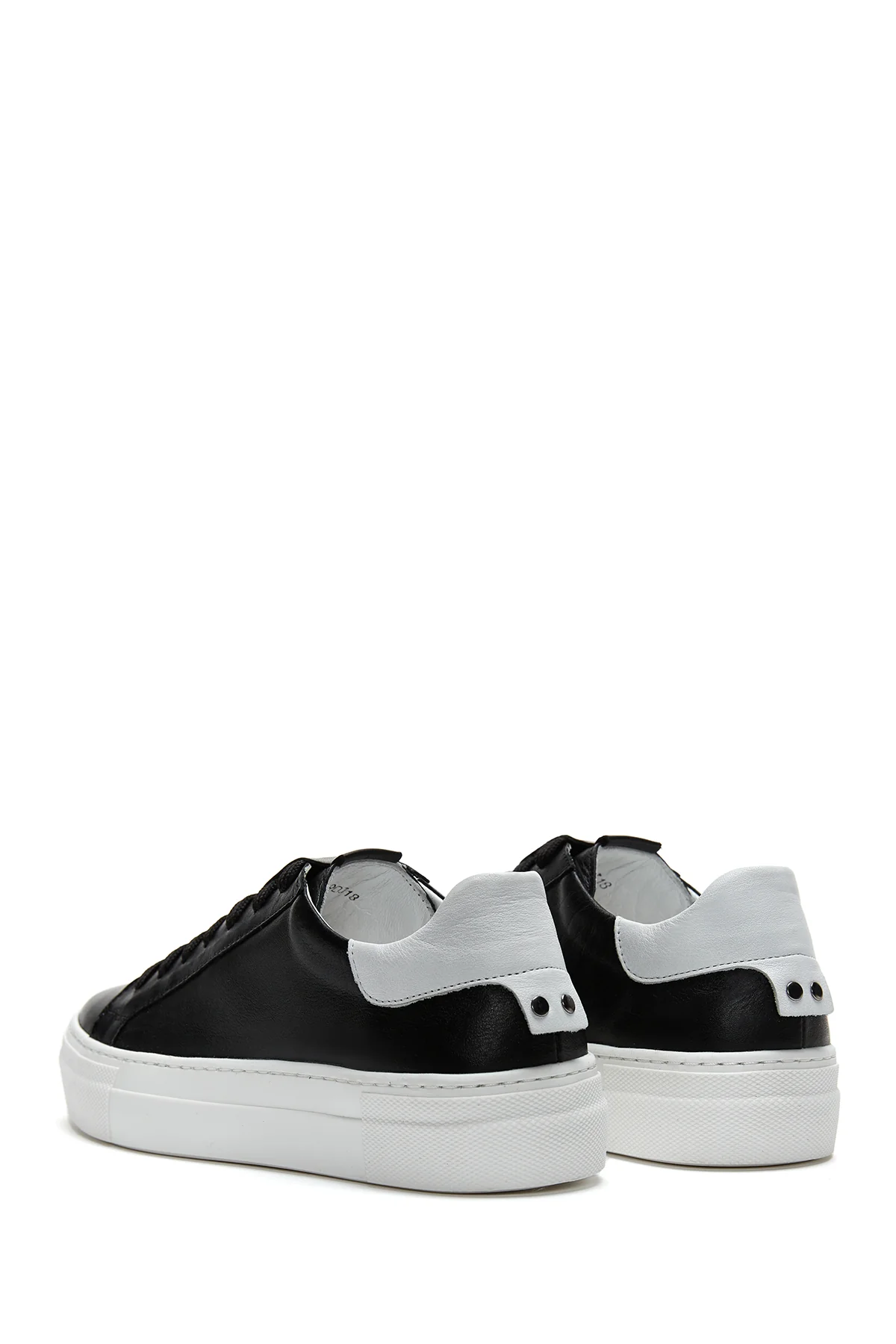 Kadın Siyah Bağcıklı Deri Sneaker - Image 5