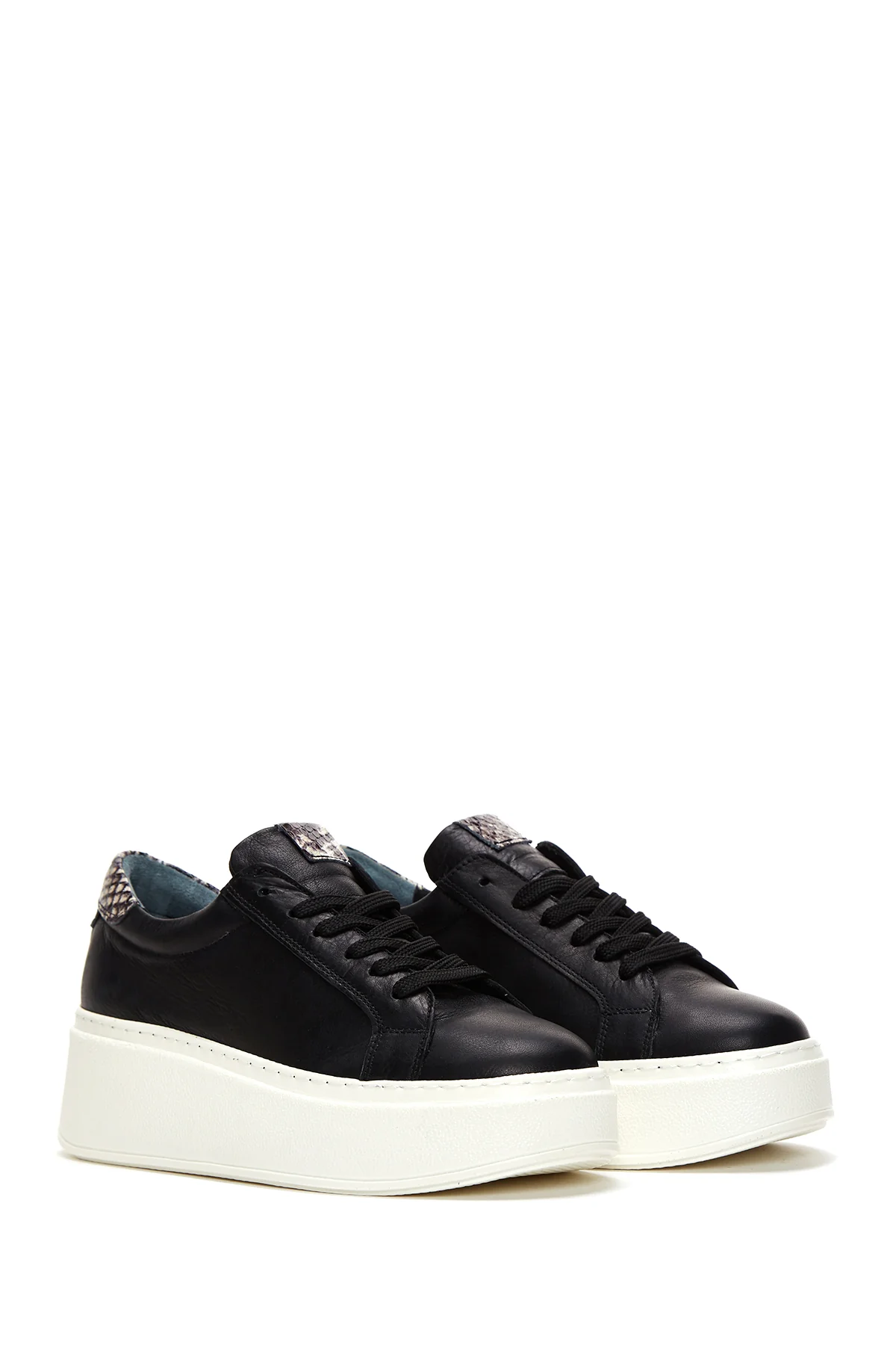 Kadın Siyah Bağcıklı Kalın Taban Deri Sneaker - Image 3