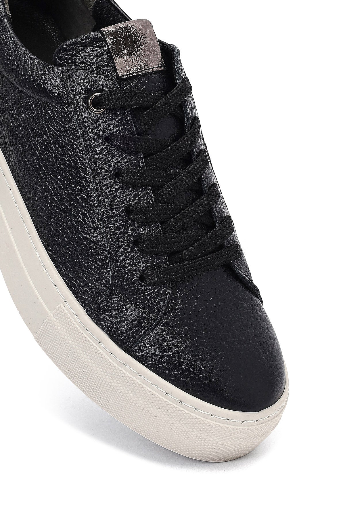 Kadın Siyah Bağcıklı Kalın Tabanlı Deri Sneaker - Image 8