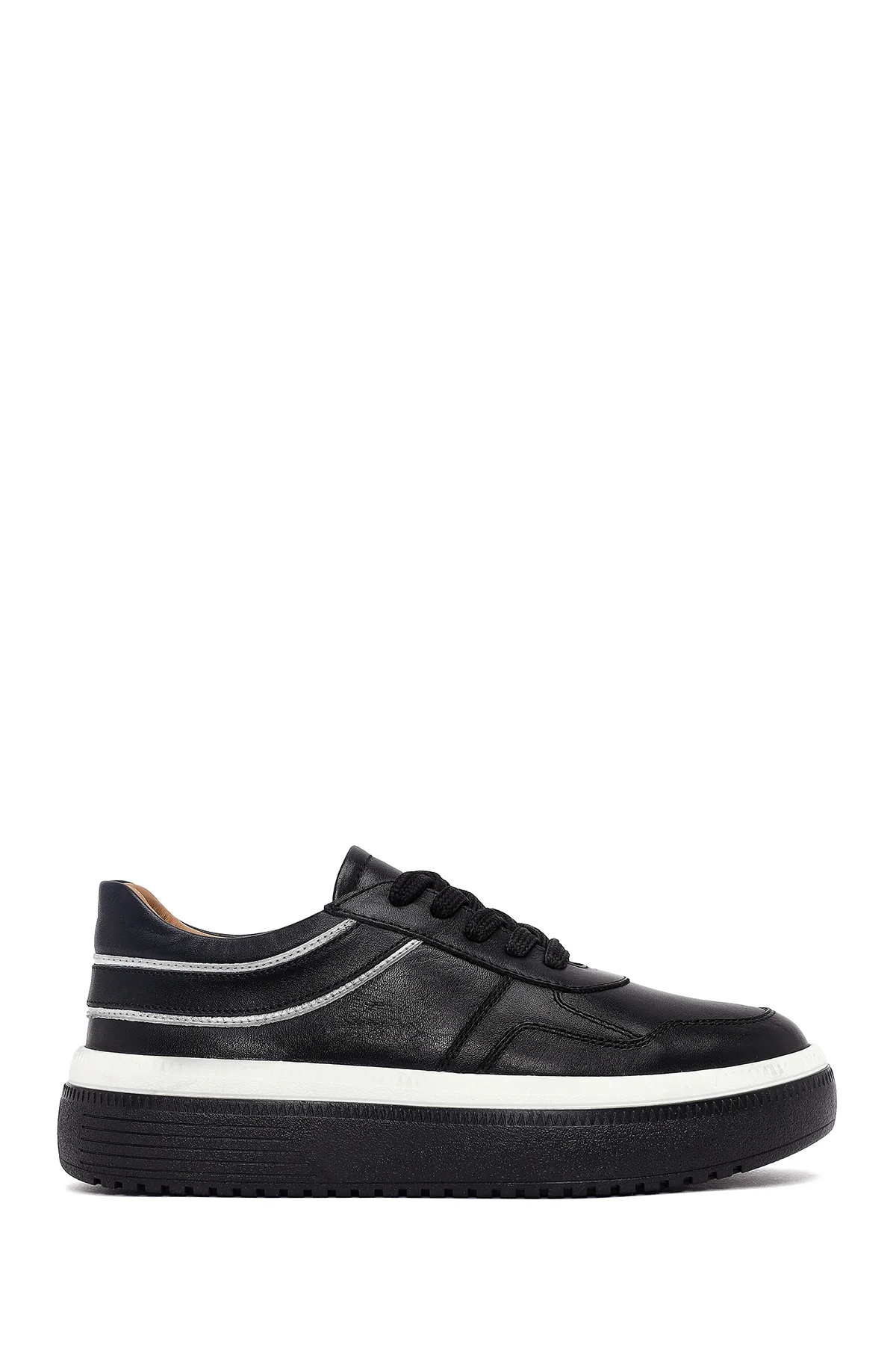 Kadın Siyah Bağcıklı Kalın Tabanlı Deri Sneaker