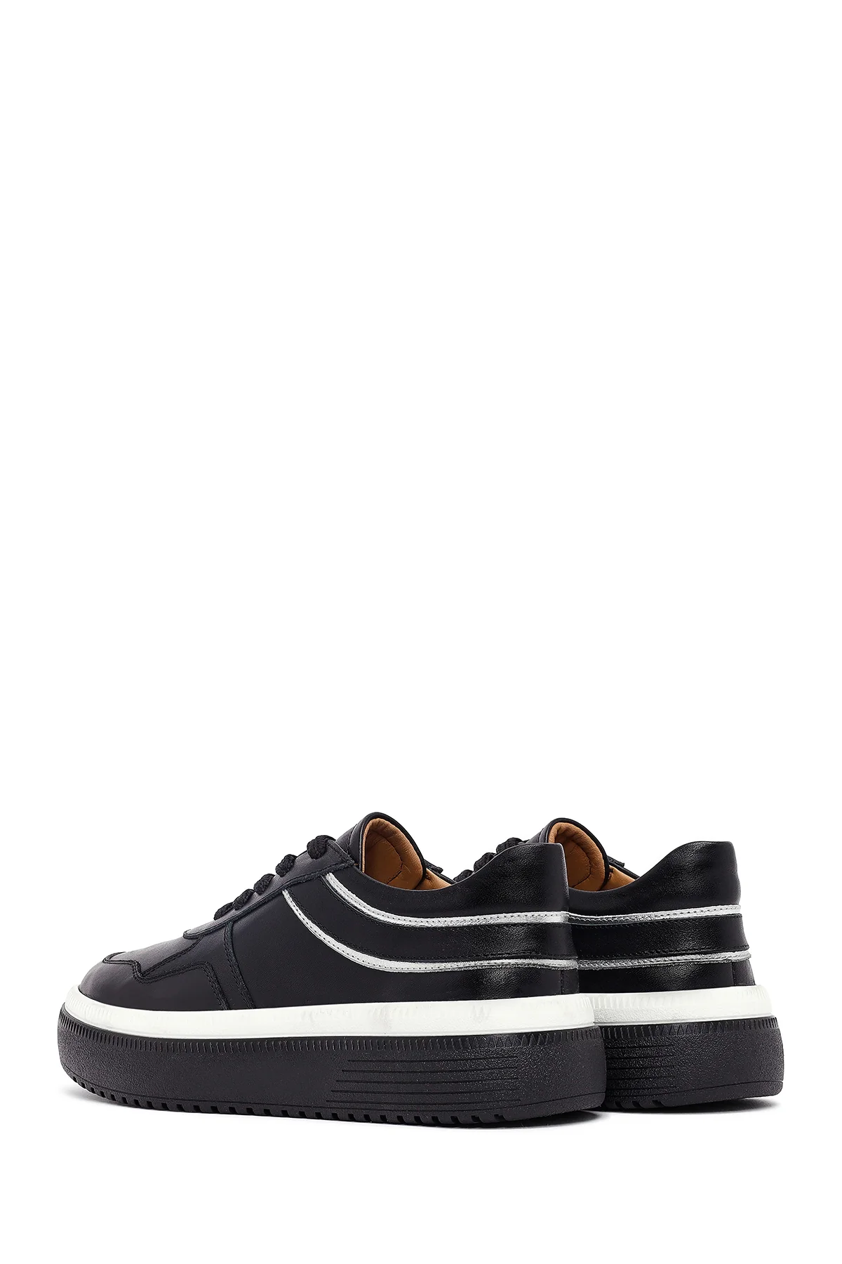 Kadın Siyah Bağcıklı Kalın Tabanlı Deri Sneaker - Image 5