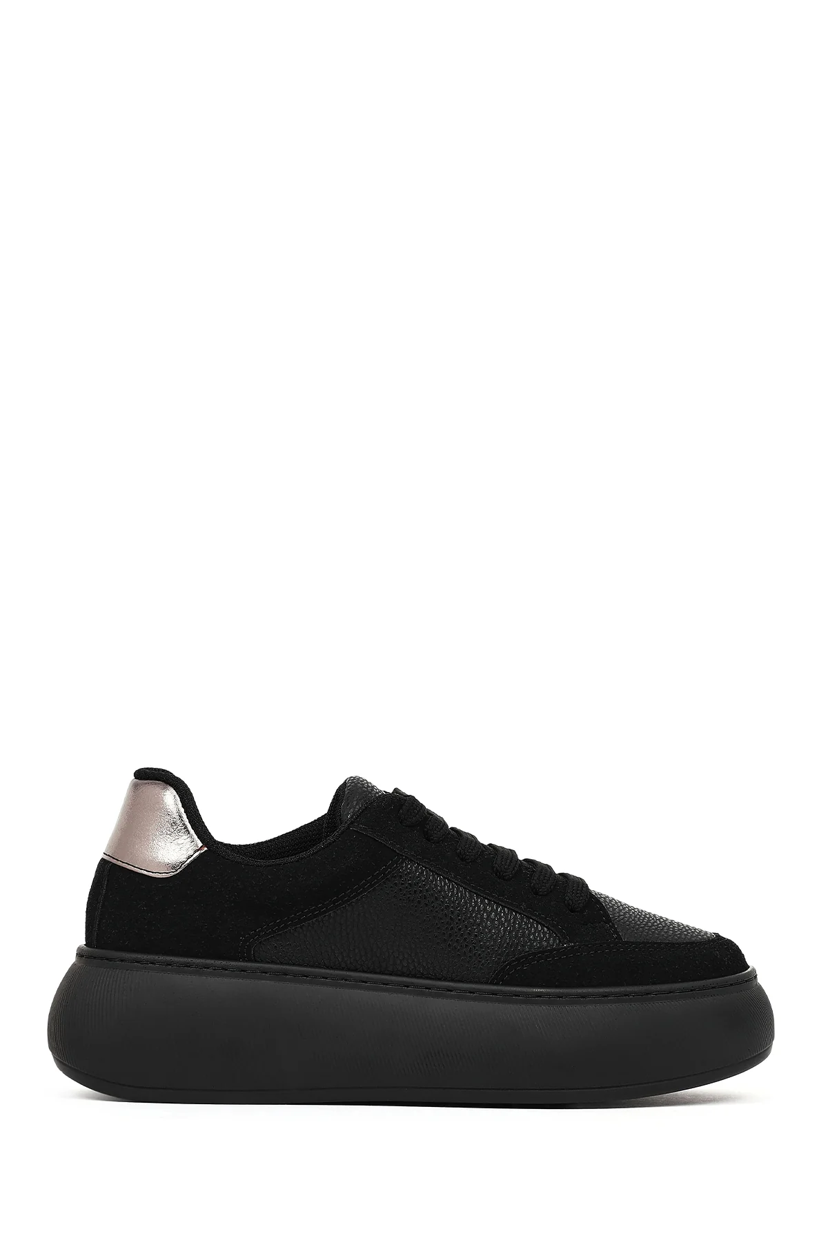 Kadın Siyah Bağcıklı Kalın Tabanlı Sneaker