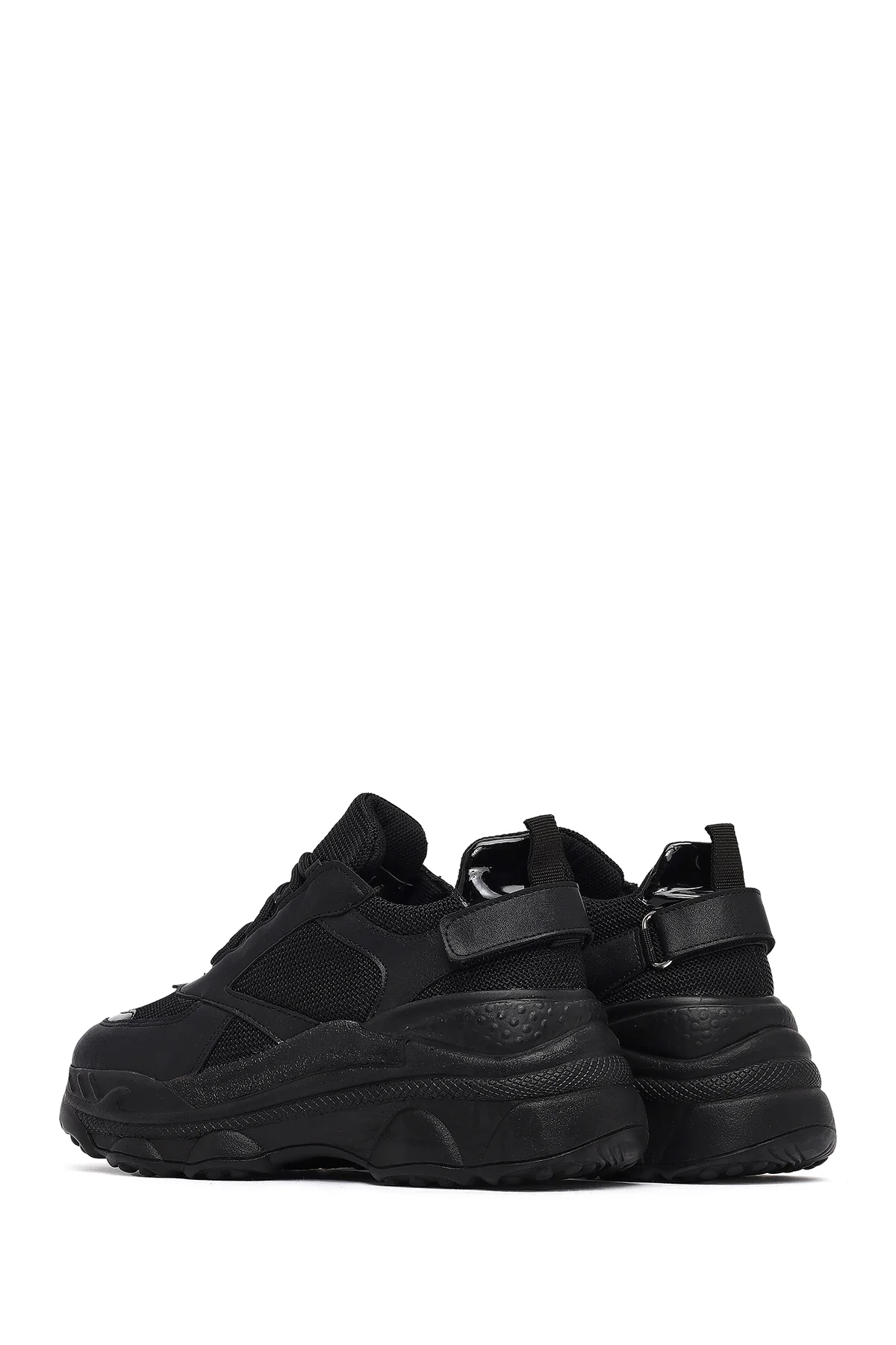 Kadın Siyah Bağcıklı Kalın Tabanlı Sneaker - Image 5