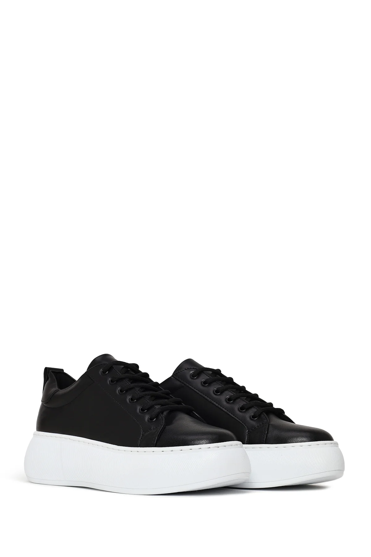 Kadın Siyah Bağcıklı Kalın Tabanlı Sneaker - Image 2