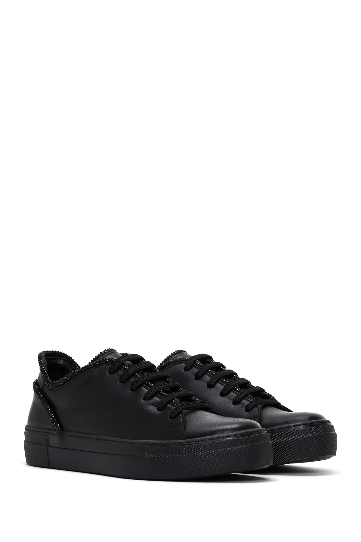 Kadın Siyah Bağcıklı Taş Detaylı Deri Sneaker - Image 3