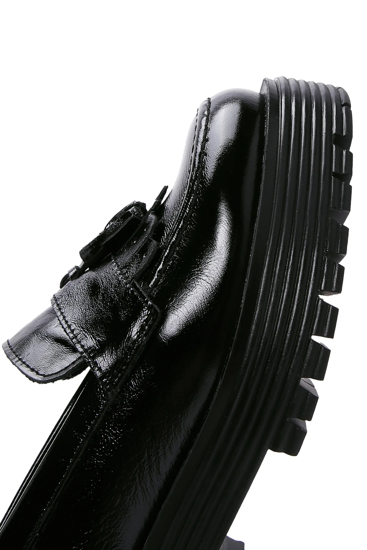 Kadın Siyah Püsküllü Deri Maskülen Loafer - Image 9