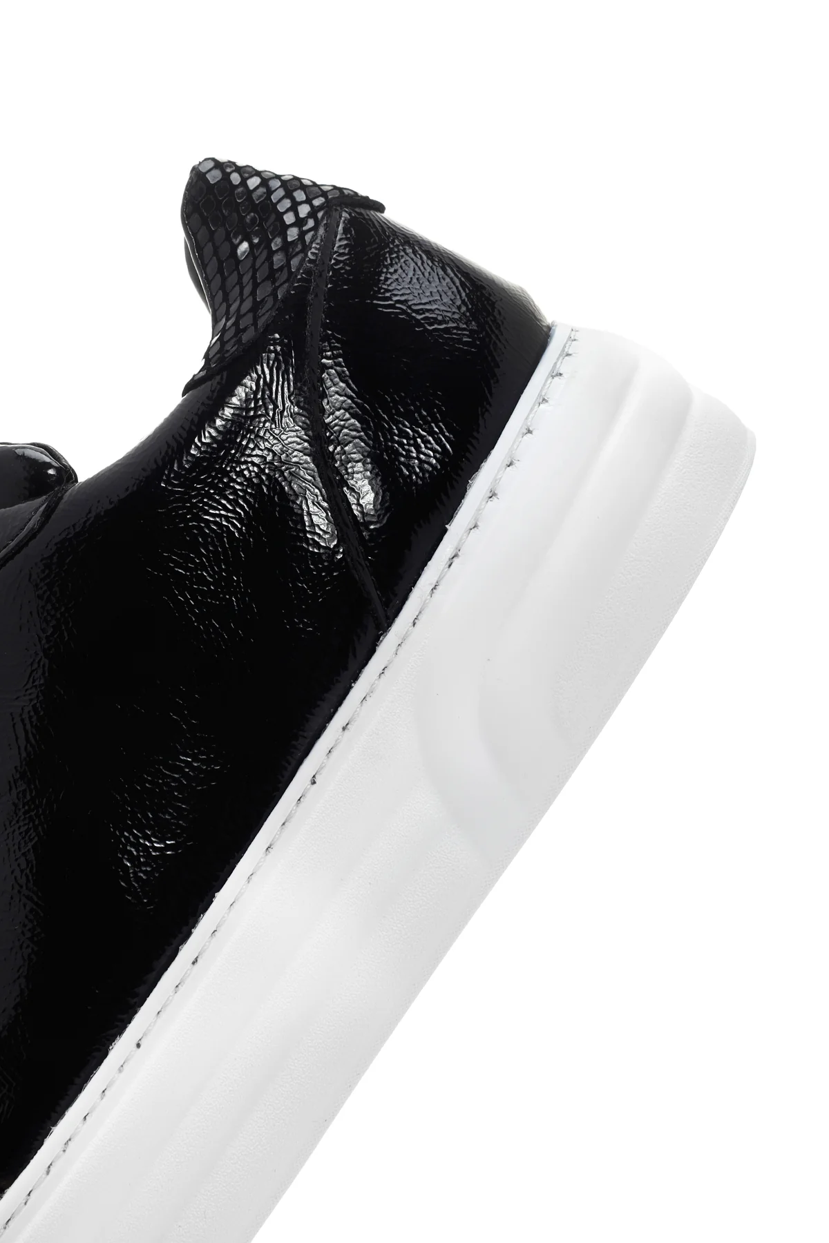 Kadın Siyah Rugan Kalın Tabanlı Sneaker - Image 7