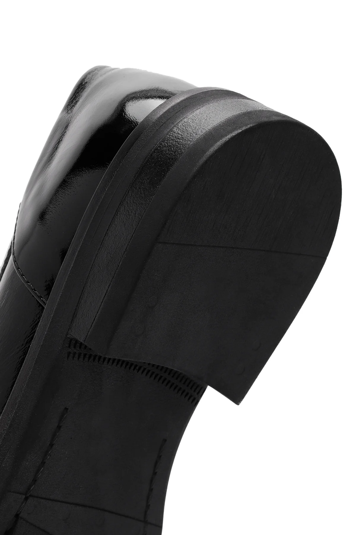 Kadın Siyah Toka Detaylı Rugan Deri Maskülen Loafer - Image 7