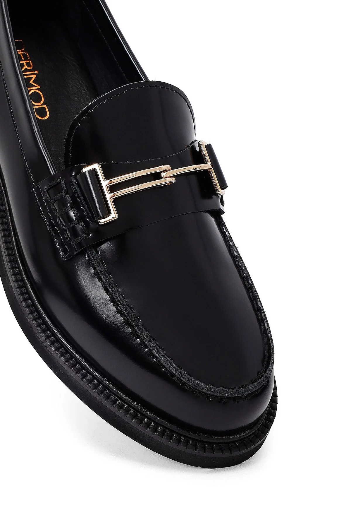 Kadın Siyah Tokalı Deri Maskülen Loafer - Image 9