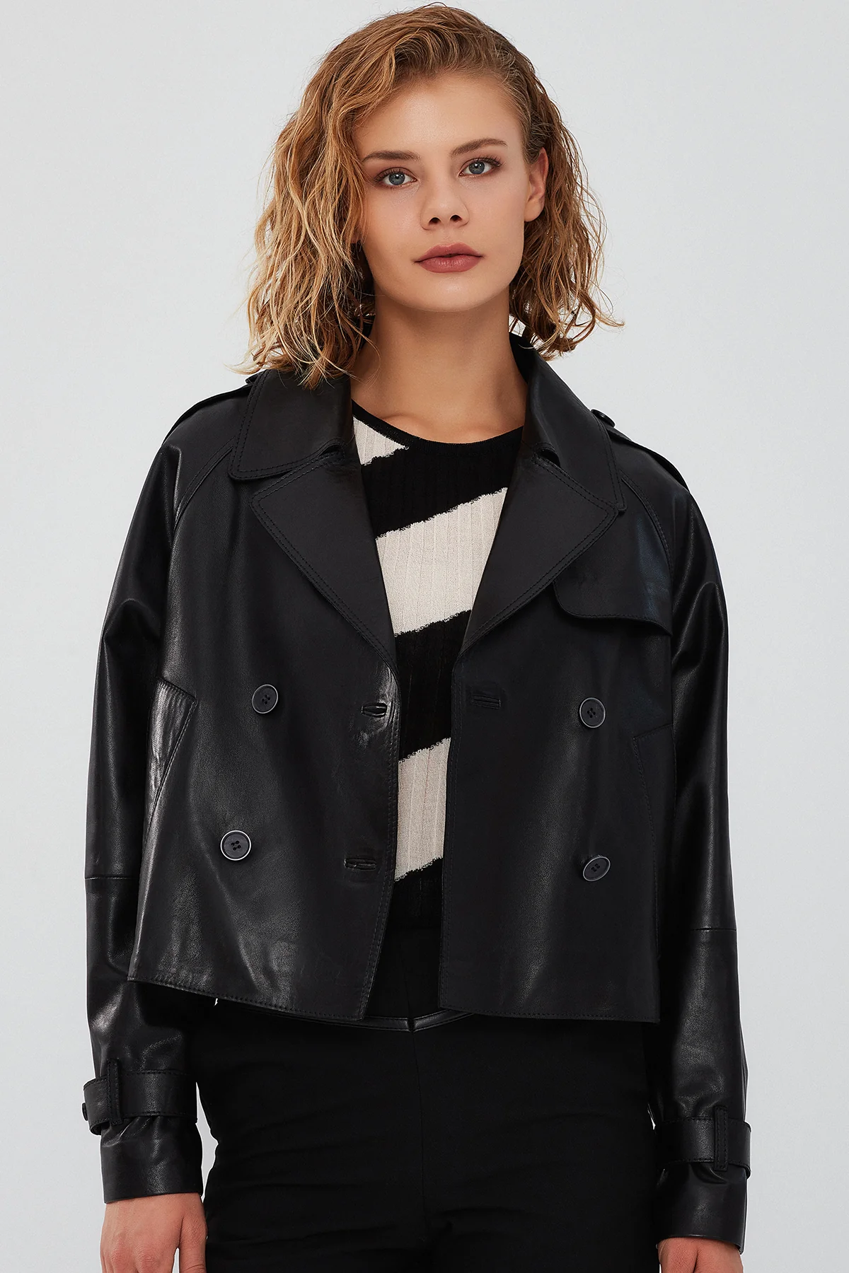 Tracy Kadın Siyah Oversize Kısa Deri Mont - Image 2